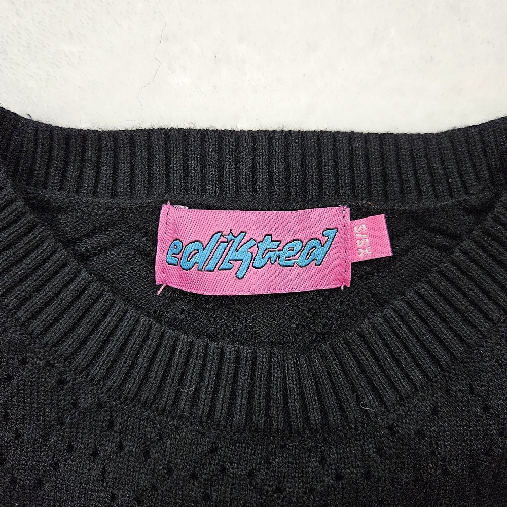 Edikted 2-Piece Delana Long Sleeve Top & Lindsay Ruffle Knit Shorts in Black - Picture 8 of 11